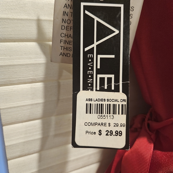 Alex Evenings Red Sleeveless Wedding Dress - Picture 3 of 4